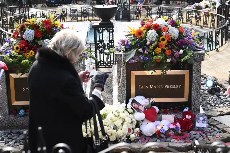 Lisa Marie Presley Mourned at Public Memorial Service Held at Graceland: Details