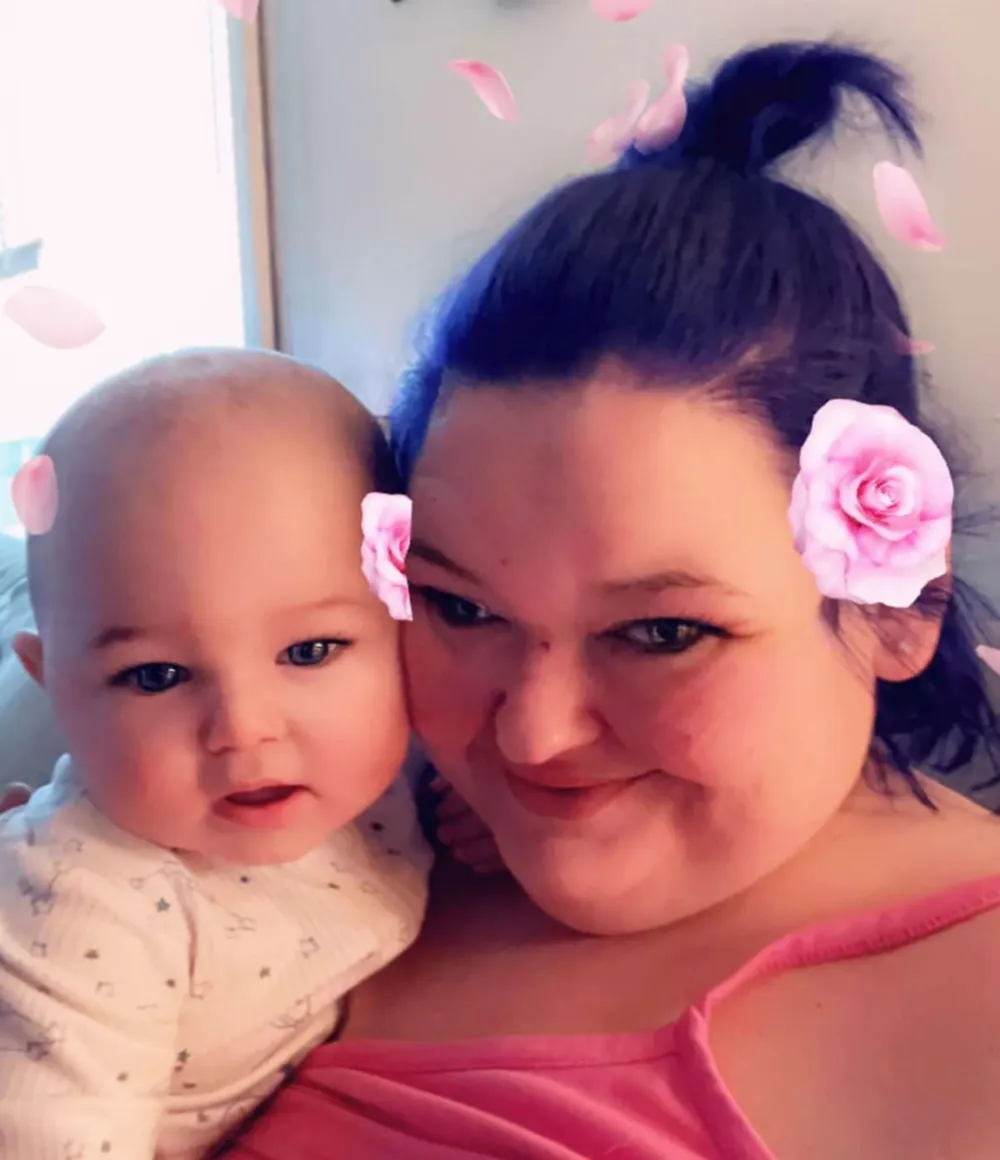'1000-lb Sisters&rsquo; Star Amy Slaton and Husband Michael Halterman Split 7 Months After Welcoming Baby No. 2 rose filter