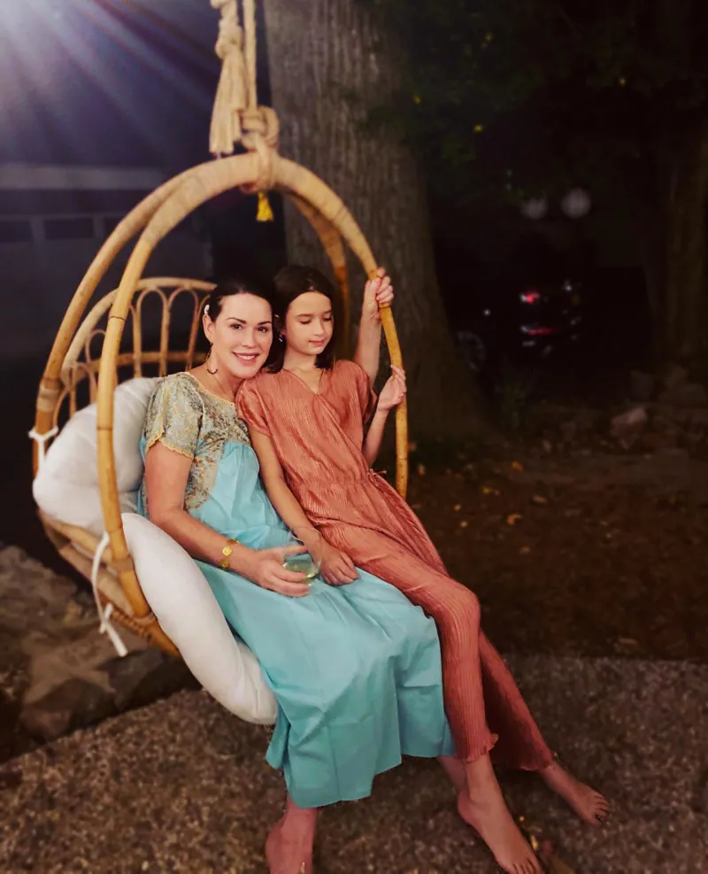 2020 B Molly Ringwald Family Photo Album