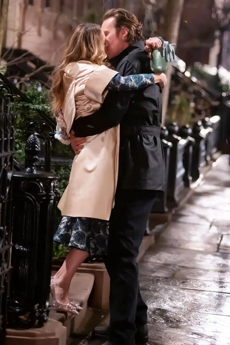 And Just Like That Kiss Sarah Jessica Parker and John Corbett Carrie and Aidan Relationship Timeline