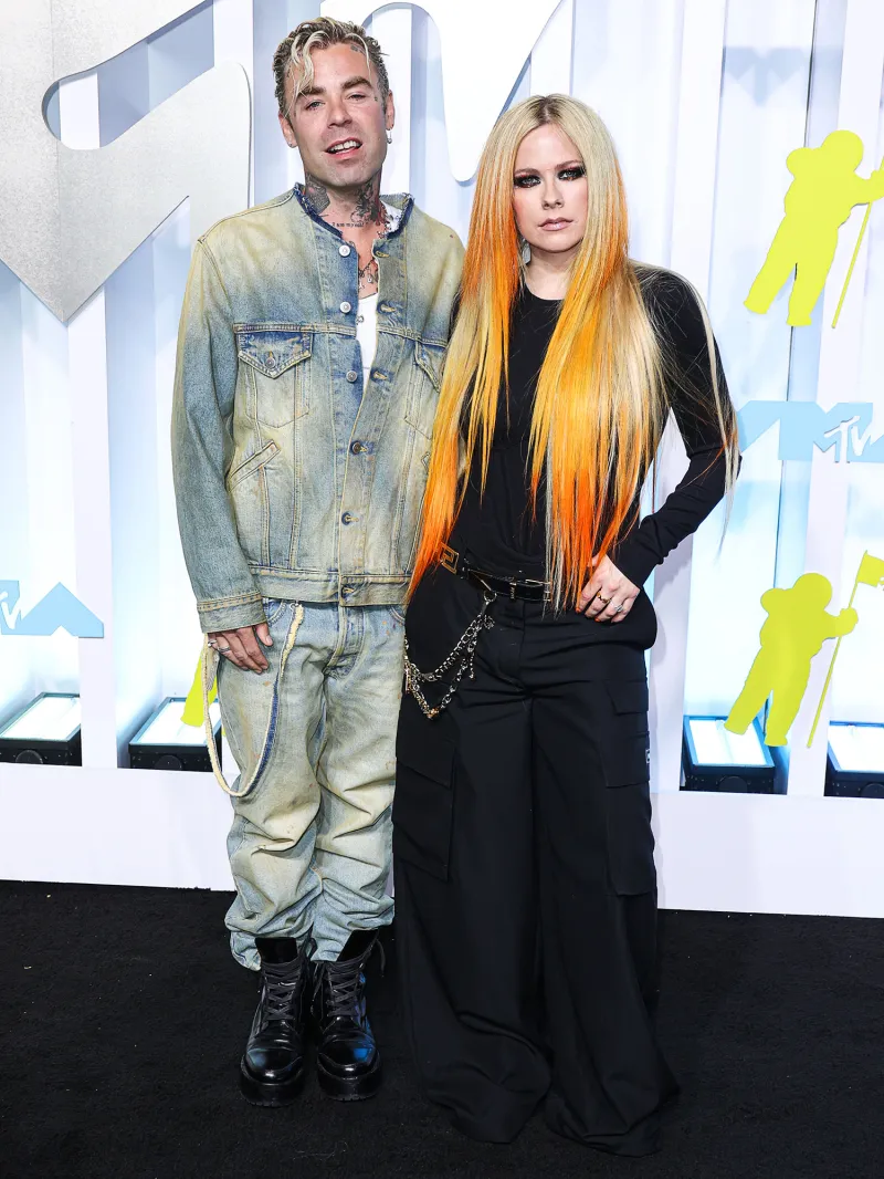 Avril Lavigne's Dating History- Avril Lavigne's Dating History- Deryck Whibley, Brody Jenner, Chad Kroeger, Mod Sun, More - 310