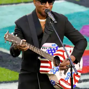 Babyface Sings ‘America the Beautiful’ at Super Bowl 2023 - 703