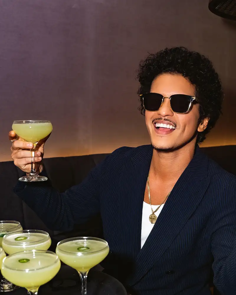 Bruno Mars Cheers Hot PIcs