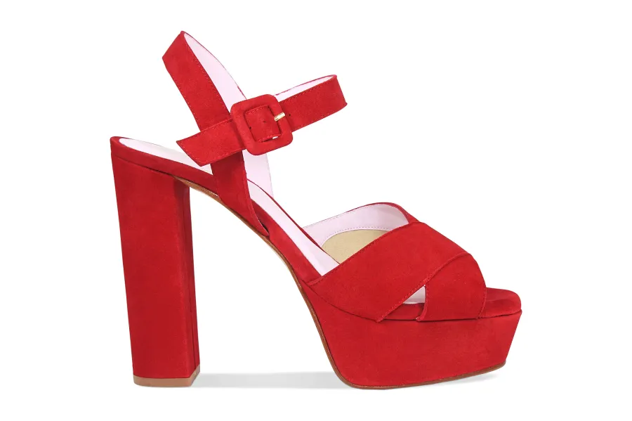 Buzzzz-o-meter- Taylor Swift’s Favorite Phone Case, Viola Davis’ Miracle Heels and More of What Hollywood Is Buzzing About -480