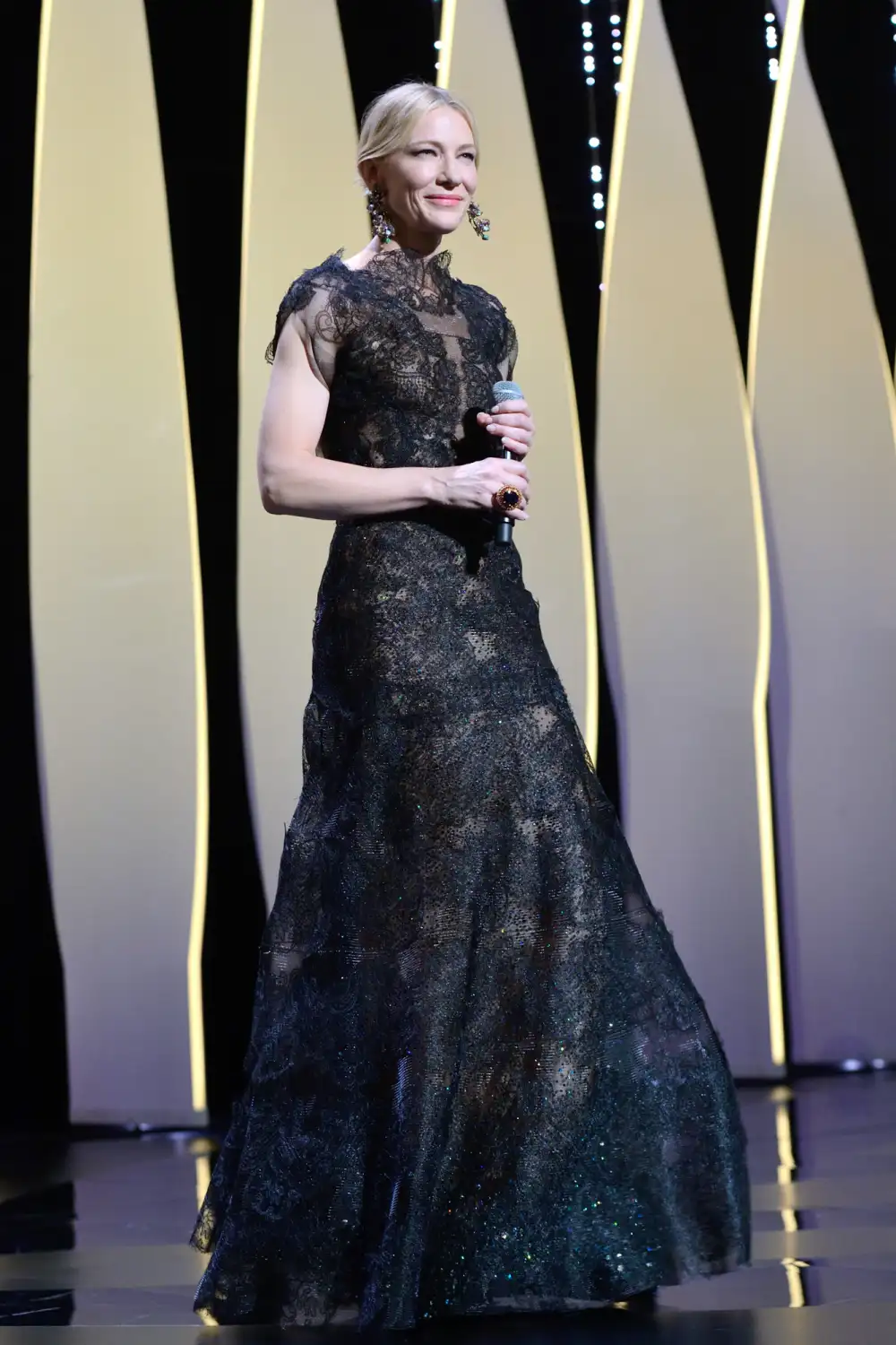 Cate Blanchett&rsquo;s SAG Dress Was a Rework From 2018 and 2014