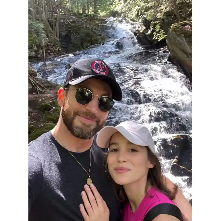 Chris Evans Shares Tribute to Girlfriend Alba Batista on Valentine's Day 9