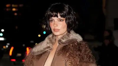 Emily Ratajkowski Unveils Curly Bob
