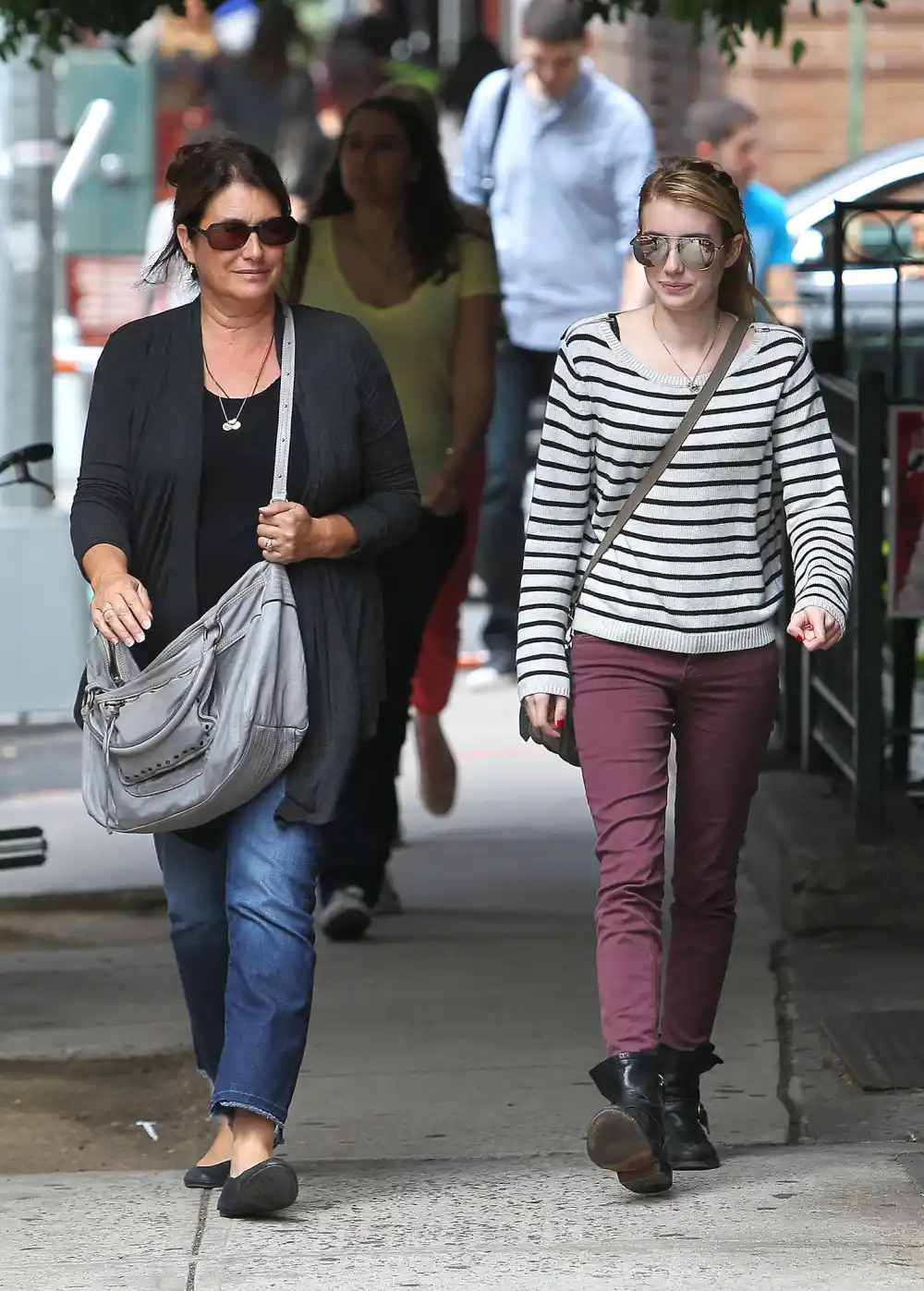 Emma Roberts Calls Out Mom Kelly Cunningham for Revealing Son Rhodes&rsquo; Face for 1st Time &lsquo;Without Asking&rsquo;