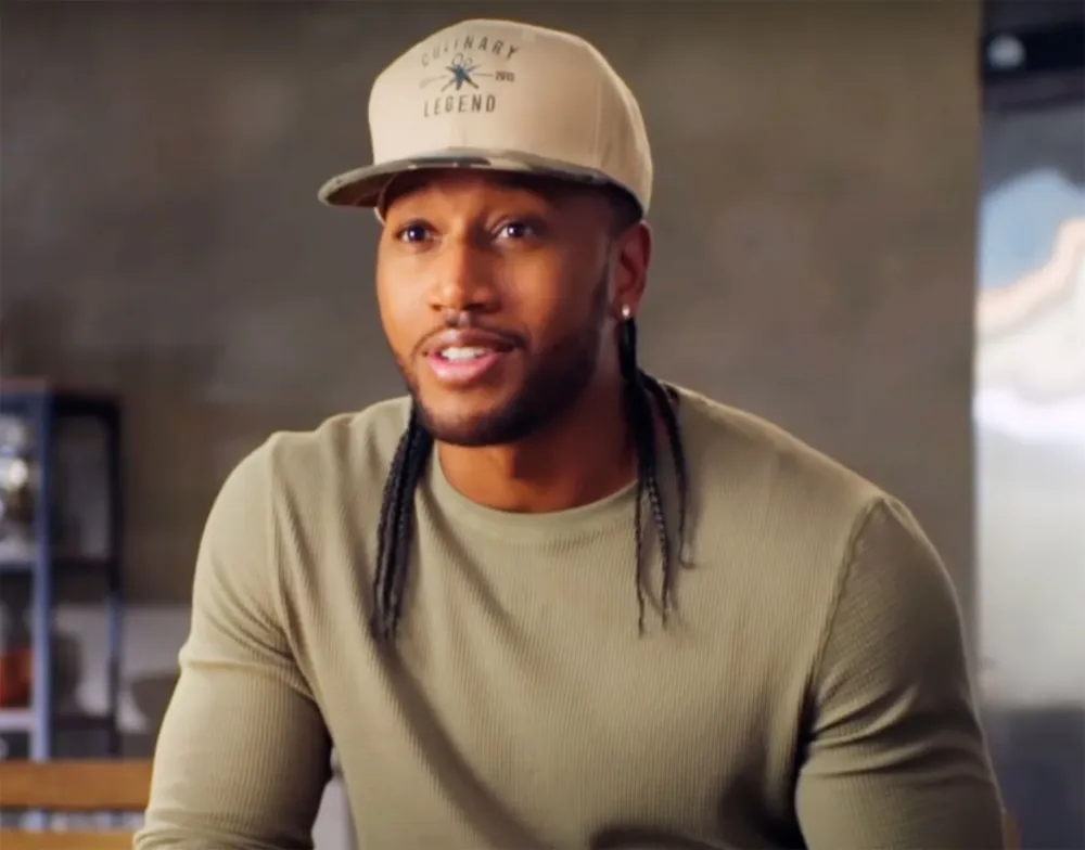 Game Time! &lsquo;Superchef Grudge Match&rsquo; Host Darnell Ferguson Makes the Perfect Wings green