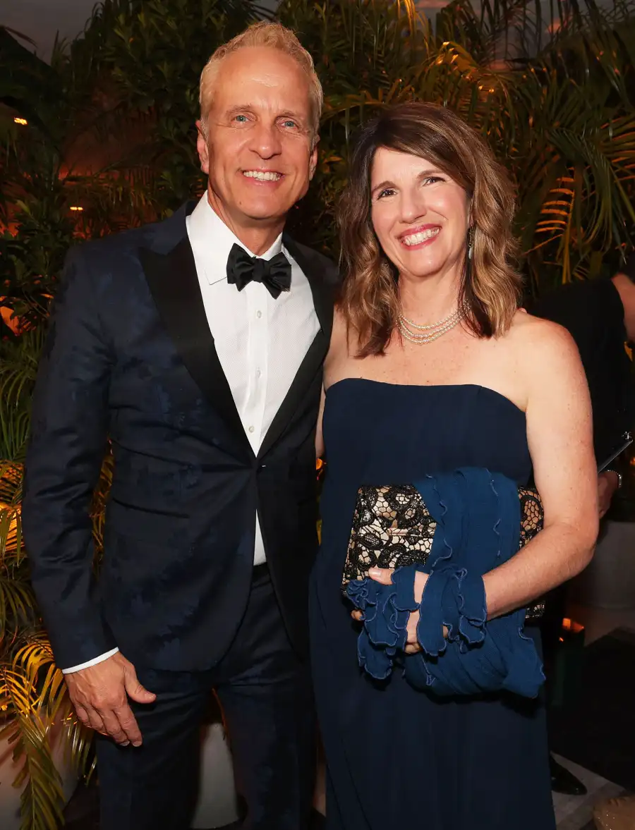 Hottest Couples at the 2023 SAG Awards: Emily Blunt and John Krasinski and More bow tie