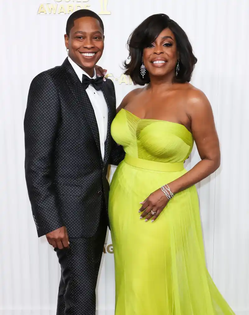 Hottest Couples at the 2023 SAG Awards: Emily Blunt and John Krasinski and More lime green dress