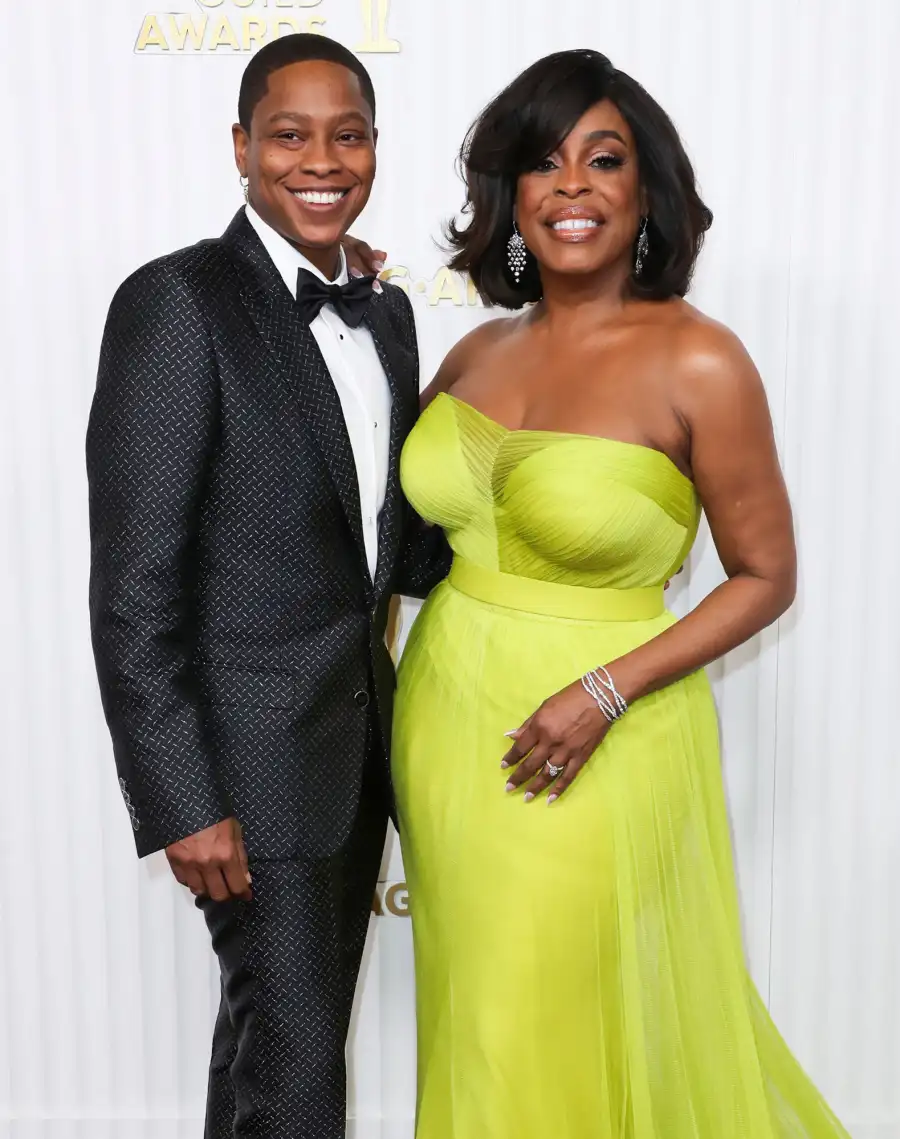 Hottest Couples at the 2023 SAG Awards: Emily Blunt and John Krasinski and More lime green dress