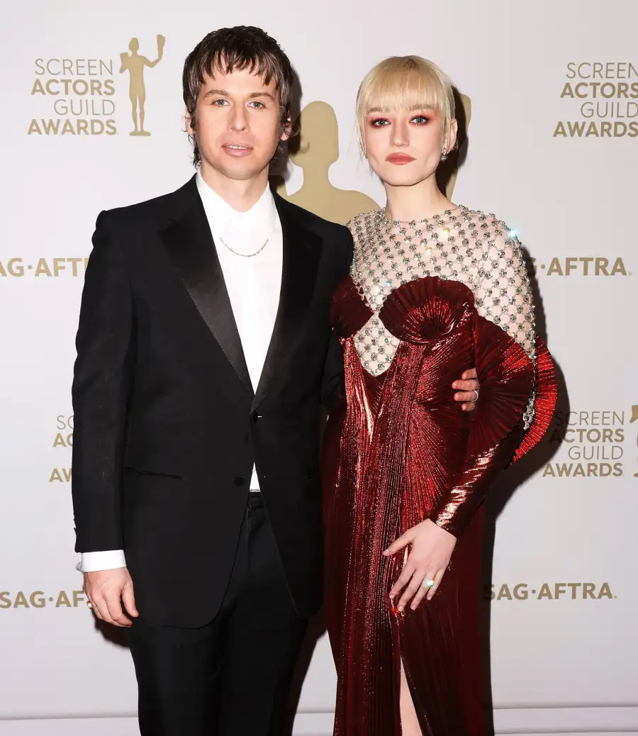 Hottest Couples at the 2023 SAG Awards: Emily Blunt and John Krasinski and More blonde bangs