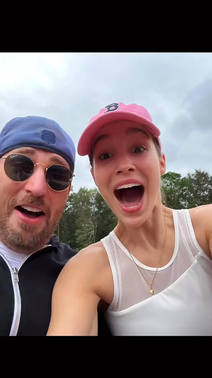 How Naomi Watts, Emily Ratajkowski, Hugh Jackman and More Stars Celebrated Valentine’s Day 2023 - 854