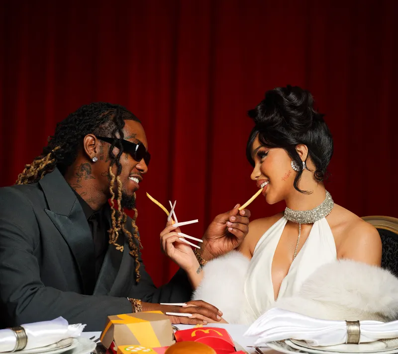 How Naomi Watts, Emily Ratajkowski, Hugh Jackman and More Stars Celebrated Valentine’s Day 2023 - 872