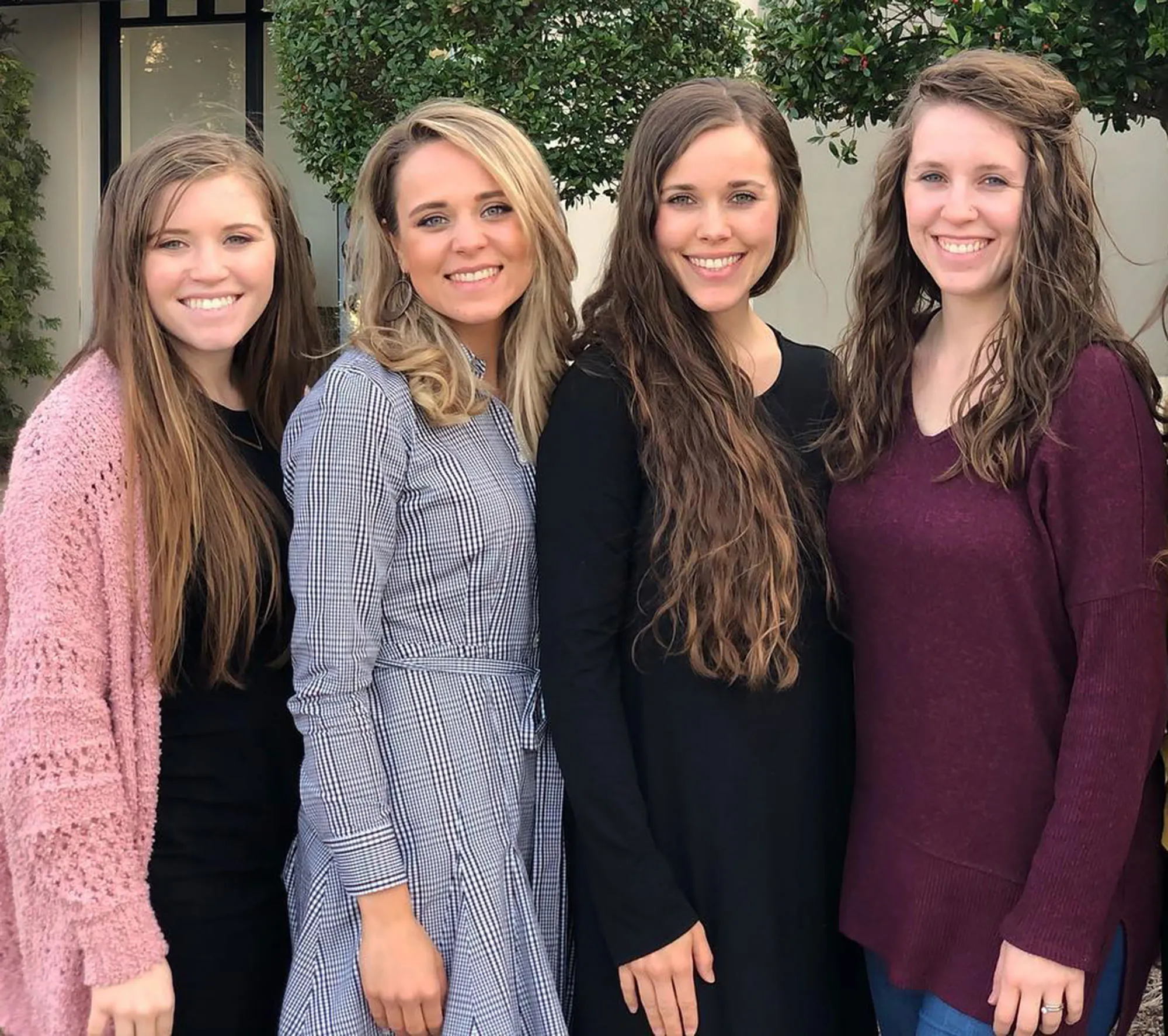 Jessa, Jill and More Duggar Sisters Who Have Opened Up About Their Miscarriages Over the Years pink sweater