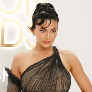 Kylie Jenner Goes Makeup-Free While Posing Poolside in Lilac Bikini: Pics black chiffon