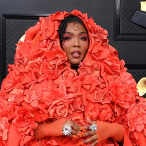 Lizzo Red Carpet Grammys 2023