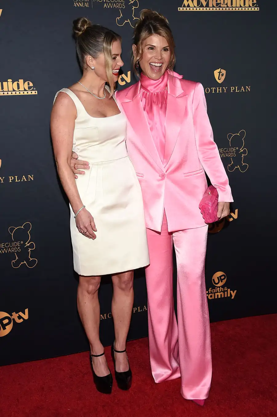 Lori Loughlin Attends 1st Awards Show Since College Admissions Scandal, Reunites With Candace Cameron Bure