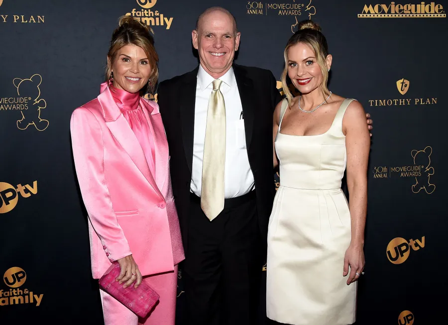 Lori Loughlin Attends 1st Awards Show Since College Admissions Scandal, Reunites With Candace Cameron Bure