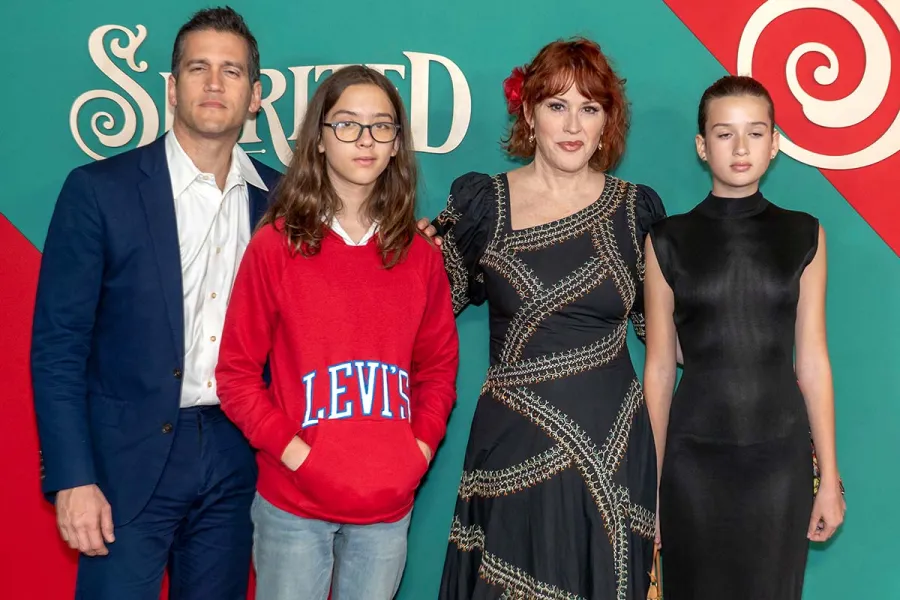 Molly Ringwald and Panio Gianpoulos: A Timeline of Their Relationship