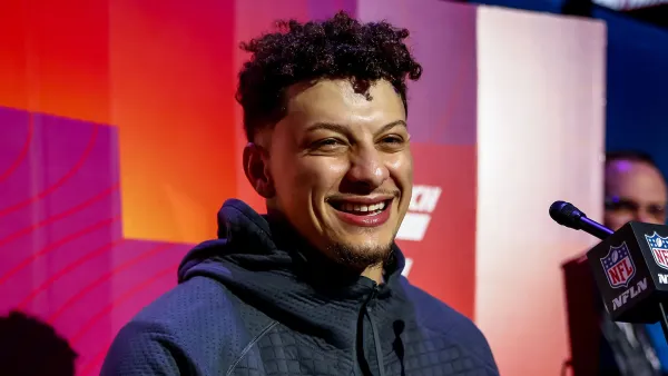 Patrick Mahomes Forgot About Valentine's Day as He Prepares for Super Bowl LVII: 'Don't Tell' Brittany! nfl sweatshirt