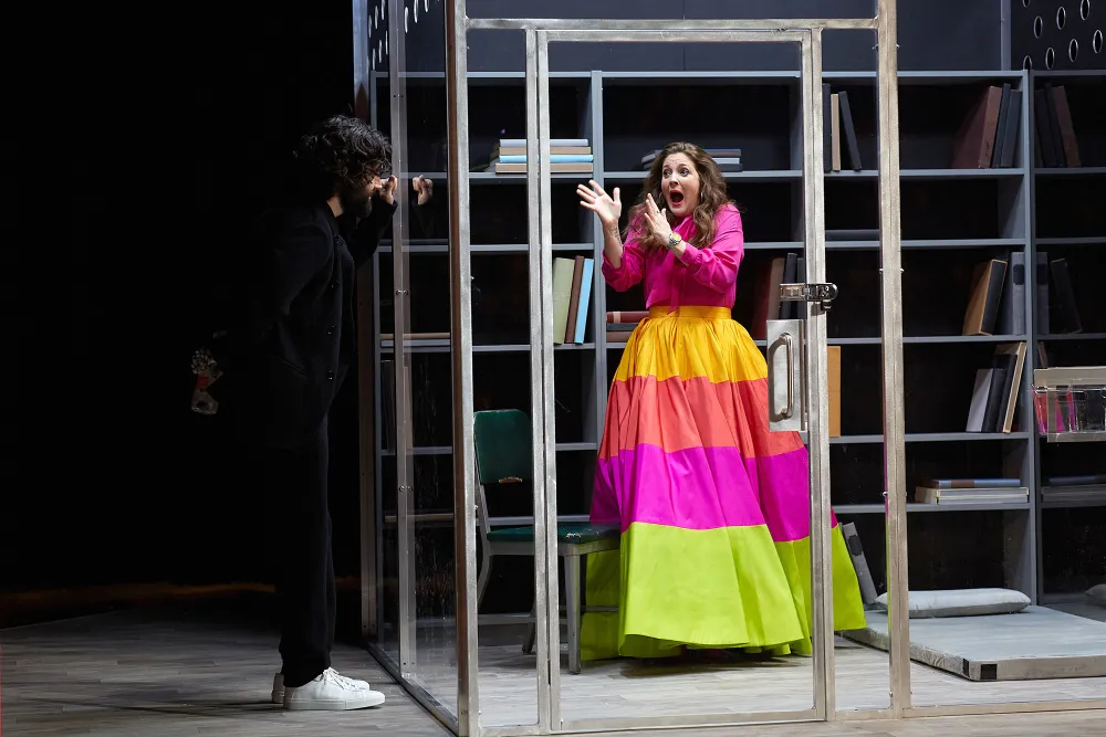 Penn Badgley Surprises You Superfan Drew Barrymore While Locked in a Glass Cage 4