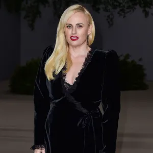 Rebel Wilson Claims She Wasn’t Allowed to Lose ‘More Than 10 Pounds’ While Filming ‘Pitch Perfect’ Films black gown