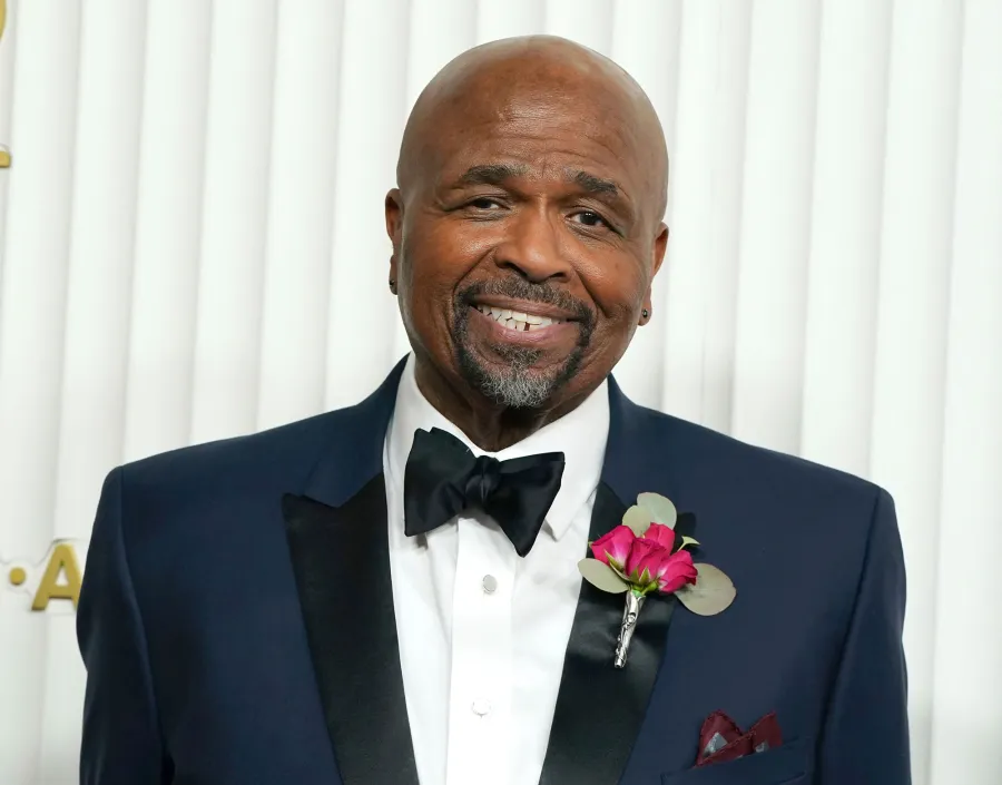 SAG Awards 2023: 'Abbott Elementary' Cast Reunites on the Red Carpet pink roses