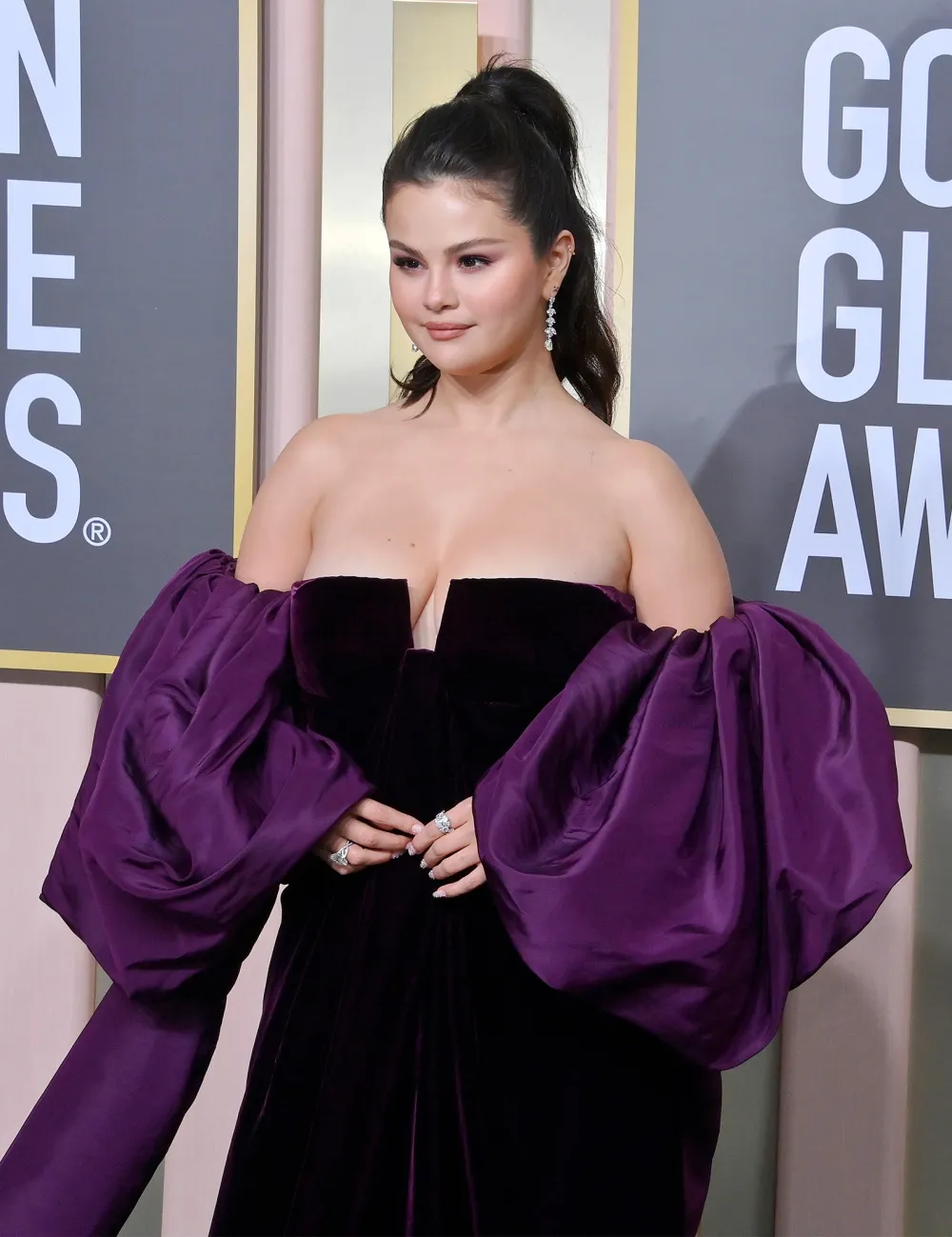 Selena Gomez Reveals Why She Was &lsquo;Ashamed&rsquo; That She Didn&rsquo;t Stay in Touch With &lsquo;Wizards of Waverly Place&rsquo; Cast - 561