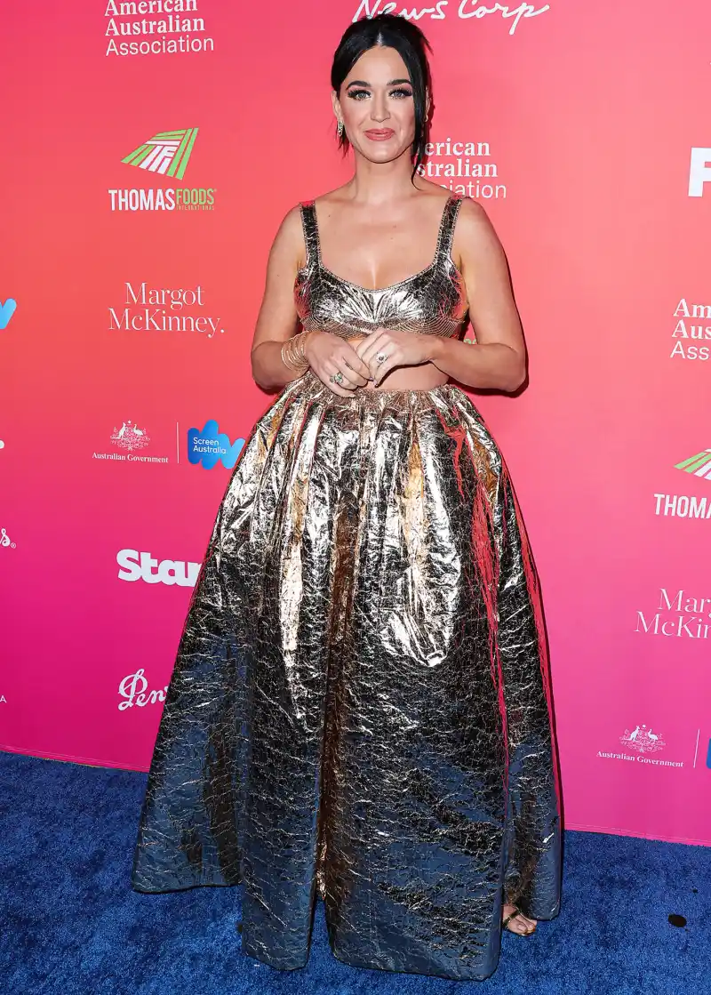 Stars React to Rihanna’s 2023 Super Bowl Halftime Show- Chris Brown, Katy Perry, Shakira and More - 725