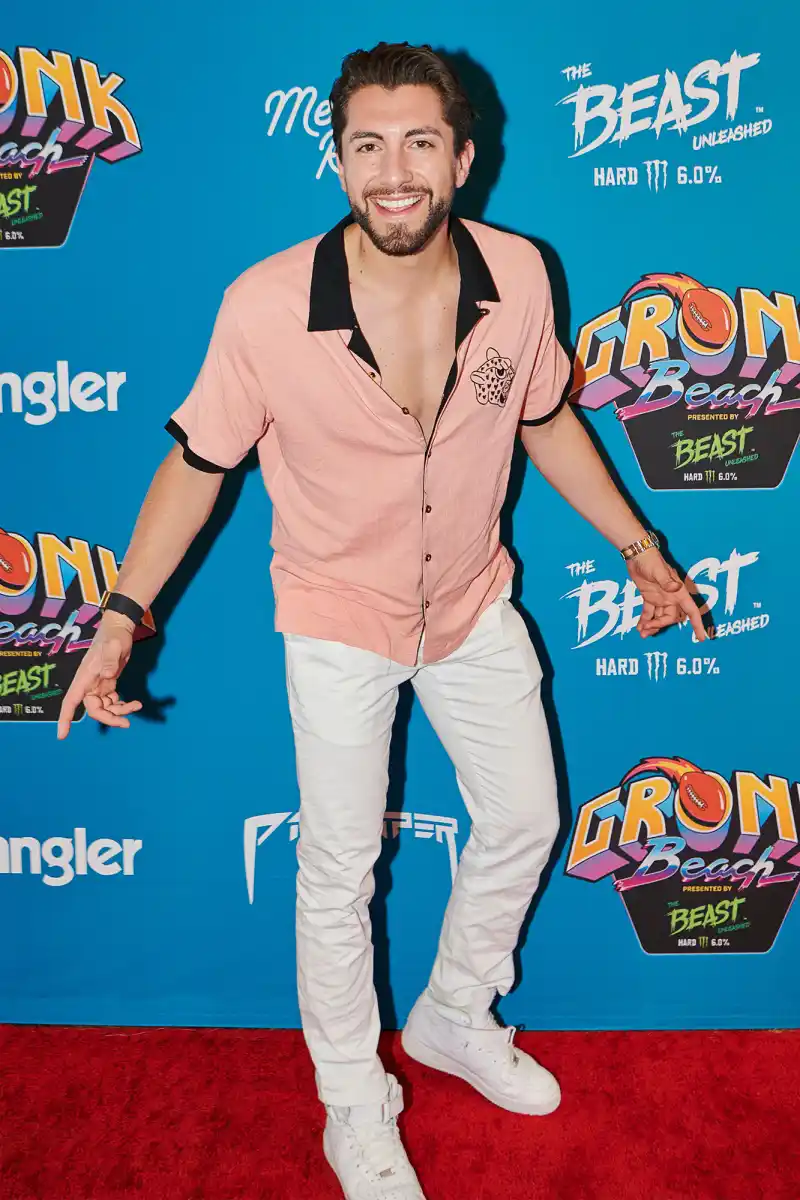 Stars React to Rihanna’s 2023 Super Bowl Halftime Show- Chris Brown, Katy Perry, Shakira and More - 726 - 738