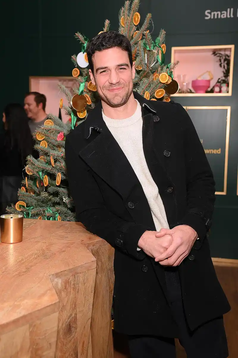 Stars React to Rihanna’s 2023 Super Bowl Halftime Show- Chris Brown, Katy Perry, Shakira and More - 726 - 739