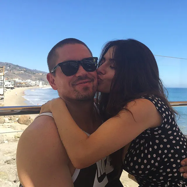 Steve Howey and Sarah Shahi- The Way They Were - 569