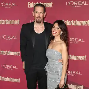 Steve Howey and Sarah Shahi- The Way They Were - 577