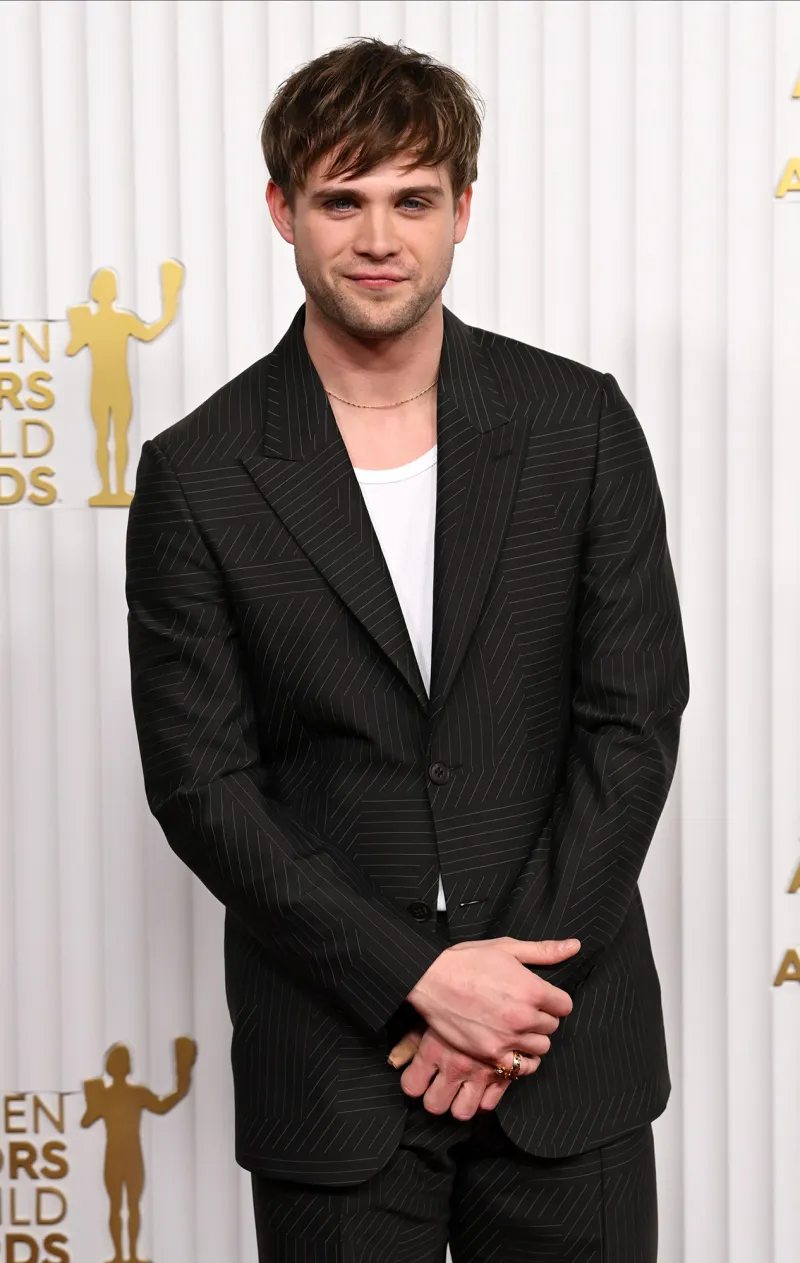 The 'White Lotus' Cast Brings Their A-Game to the 2023 SAG Awards Red Carpet: Haley Lu Richardson, Theo James and More white t shirt