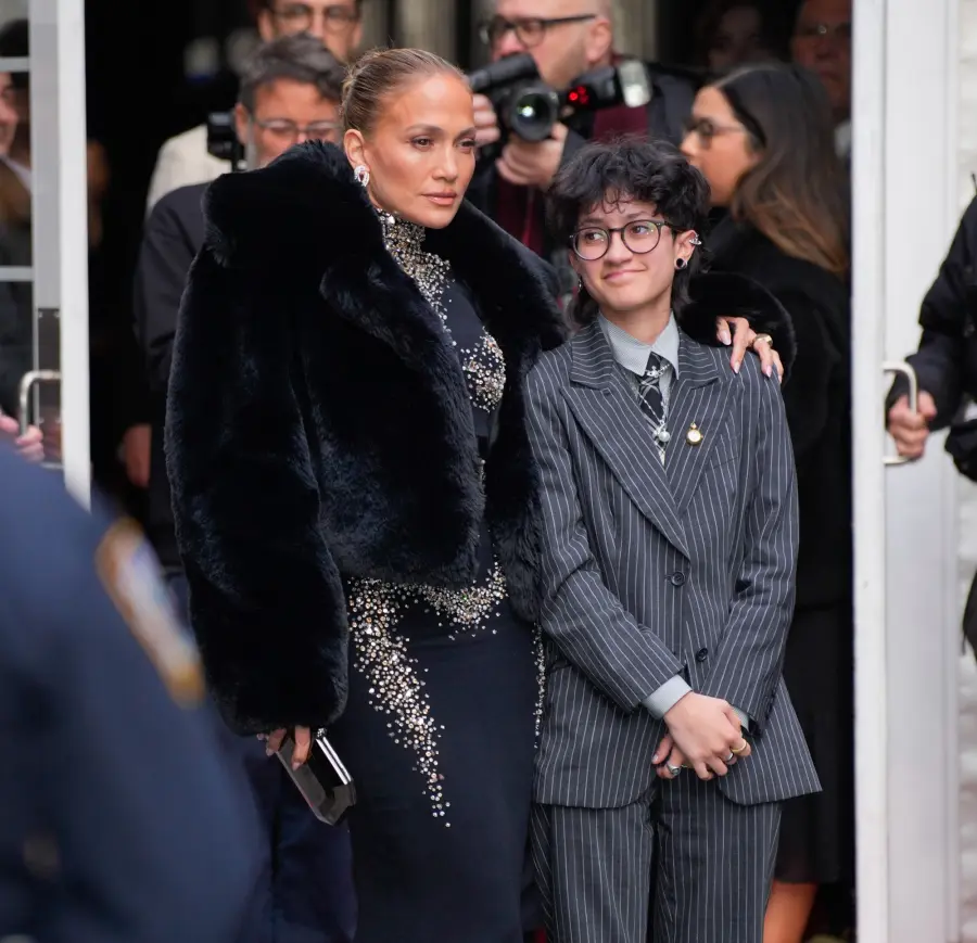 gettyimages-2206100428-jennifer-lopez-emme