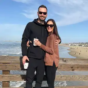 ‘Bachelorette’ Alums Desiree Hartsock and Chris Siegfried’s Relationship Timeline black hoodie