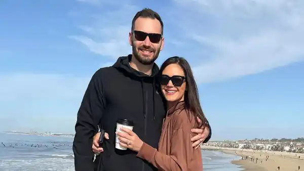 ‘Bachelorette’ Alums Desiree Hartsock and Chris Siegfried’s Relationship Timeline black hoodie