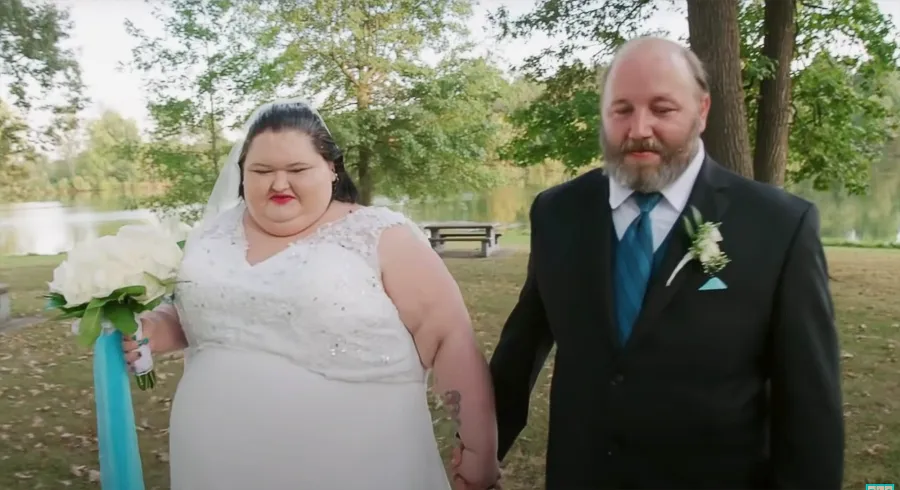 '1000-Lb. Sisters' Star Amy Slaton and Husband Michael Halterman’s Relationship Timeline - 841