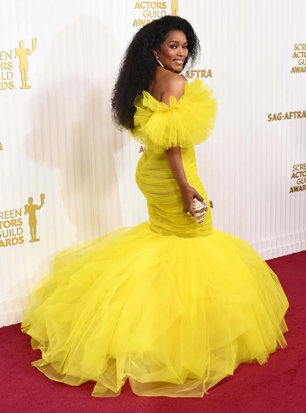 Angela Bassett&rsquo;s Stylist Says She Hasn&rsquo;t Changed Measurements in 25 Years