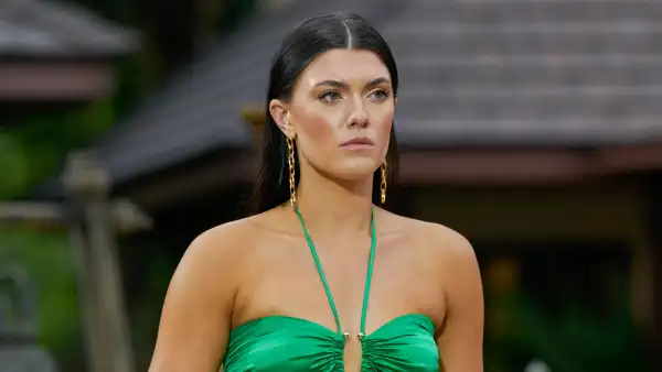 Bachelor's Gabi Elnicki Clarifies Why She's Deleting Comments After Zach Shallcross Fantasy Suite Drama