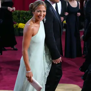 Ben Affleck, Jennifer Lopez Had a Playful Oscars 2015 Reunion: Details