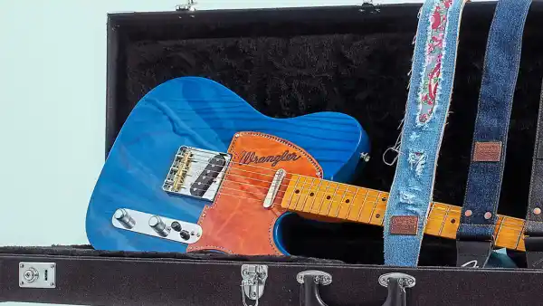 Buzzzz-o-Meter- 'Bachelor' Alum Dale Moss' Favorite Whiskey Distillery and More - 762