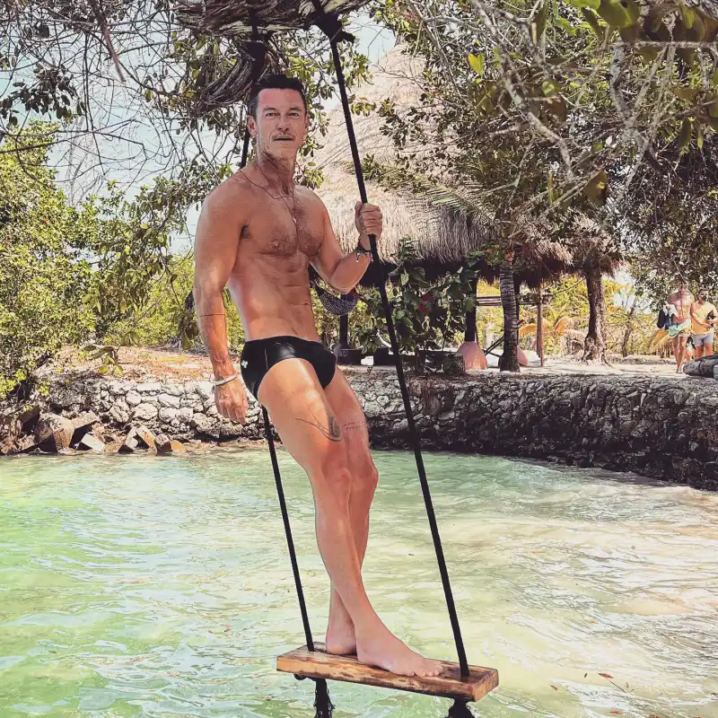 Celebrity Men in Speedos- Daniel Craig, Matt Damon, Luke Evans and More - 453 Kroy Biermann
