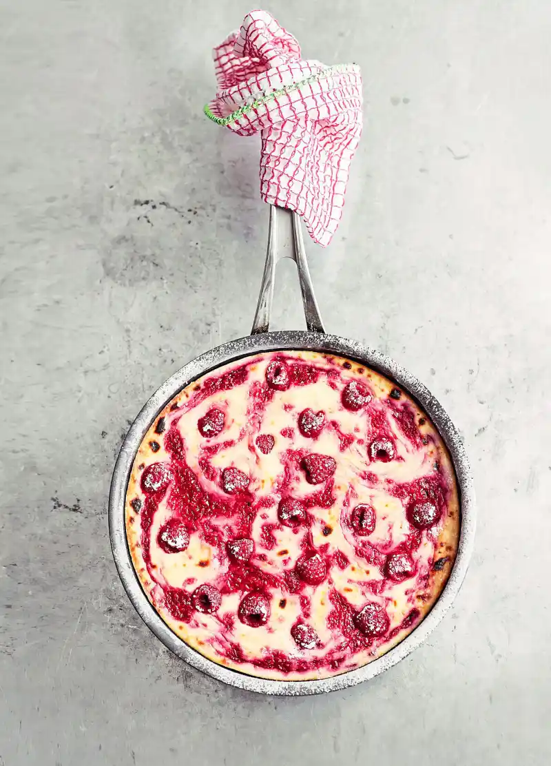 Culinary Star Jamie Oliver Shares His Baked Lemon Cheesecake Perfect for Easter- Recipe - 435