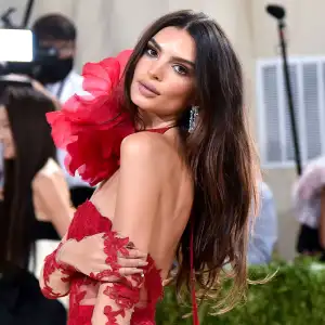 Emily Ratajkowski Dating History