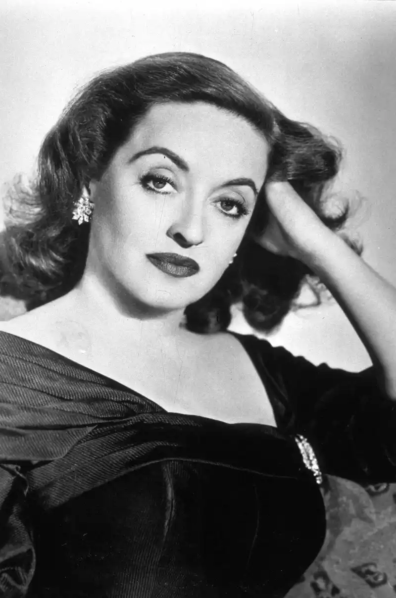 Famous Resting Bitch Faces From the Mona Lisa to Kristen Stewart