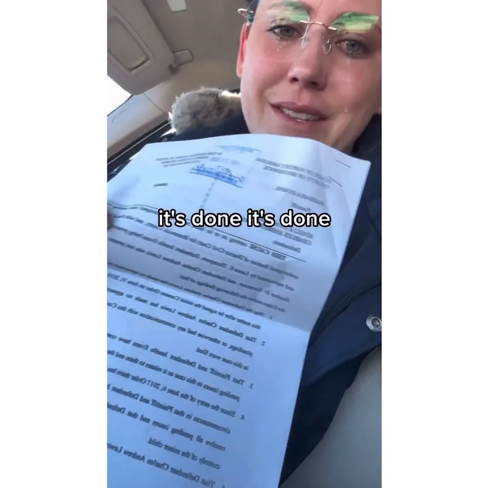 Former Teen Mom 2 Star Jenelle Evans Cries While Signing Paperwork to Regain Custody of Son Jace 3