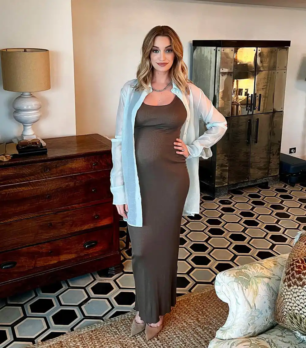 Ginny & Georgia's Brianne Howey Is Pregnant, Expecting 1st Child With Husband Matt Ziering - 789